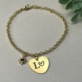 PULSEIRA PERSONALIZADA COM INICIAL E ADORNO