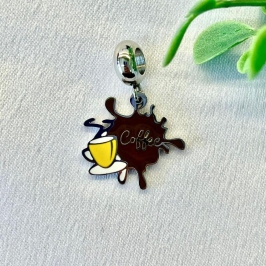 BERLOQUE PENDURICALHO XICARA COM CAFÉ