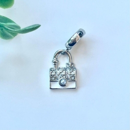 BERLOQUE PENDURICALHO BOLSA E PÉROLA