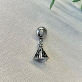 BERLOQUE PENDURICALHO NOSSA SENHORA CRAVEJADO PRETO