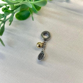 BERLOQUE PENDURICALHO RAQUETE DE TENIS E BOLA