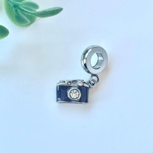 BERLOQUE PENDURICALHO CAMERA FOTOGRAFICA E ZIRCONIA CRISTAL