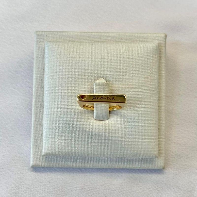 ANEL PERSONALIZADO RETANGULAR LISO COM CORAÇÃO VAZADO