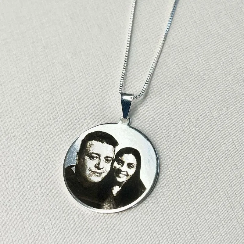 CORRENTE PERSONALIZADO EXPRESS PINGENTE REDONDO 2,5CM DE FOTO BANHADO A PRATA