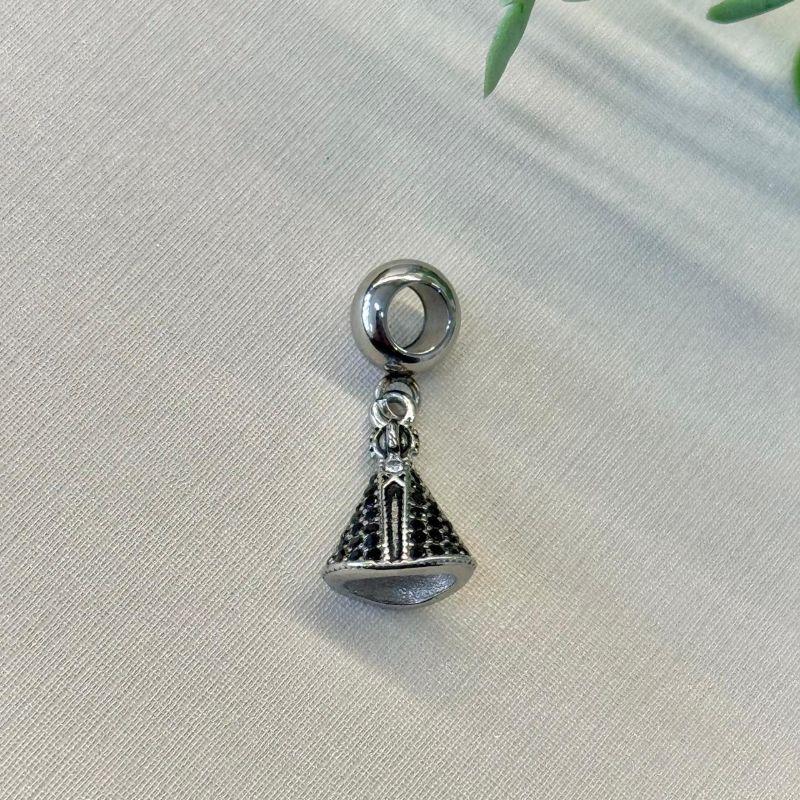 BERLOQUE PENDURICALHO NOSSA SENHORA CRAVEJADO PRETO